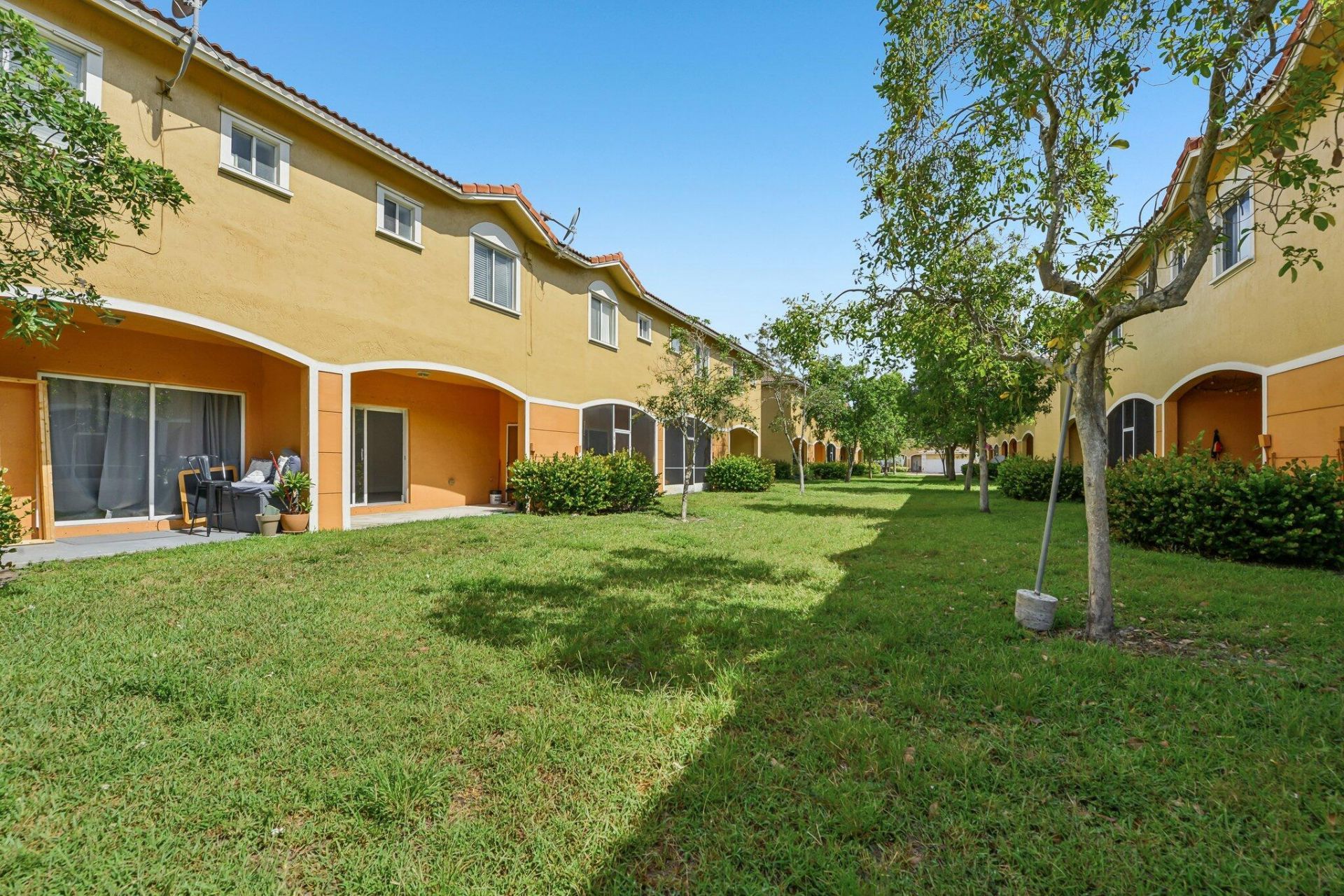 560 St Tropez Lane, Margate, FL 33068 Photo