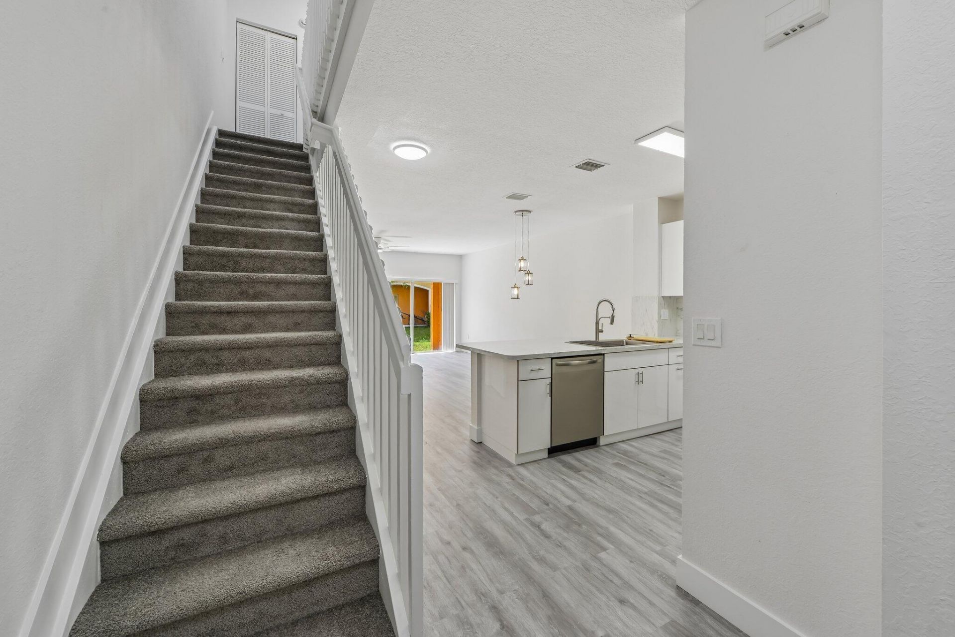560 St Tropez Lane, Margate, FL 33068 Photo