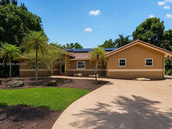 15720 SW 56th St, Southwest Ranches, FL 33331