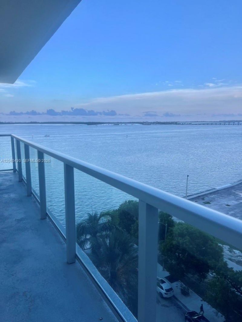1155 Brickell Bay Dr , Unit 807, Miami, FL 33131 Photo
