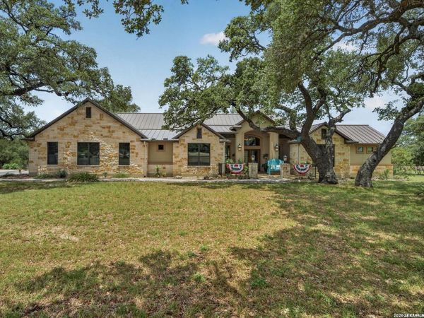 1467 Palomino Springs Dr, Bandera, TX 78003