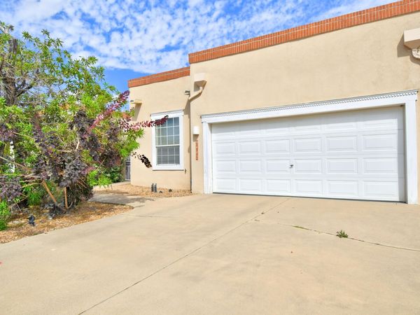 5607 Bosque Vista Drive NE, Albuquerque, NM 87111