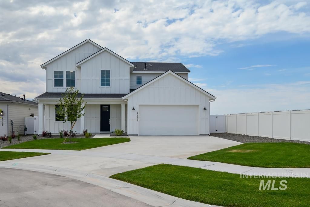 8409 S Wavecrest Ave, Kuna, ID 83634 Main Photo