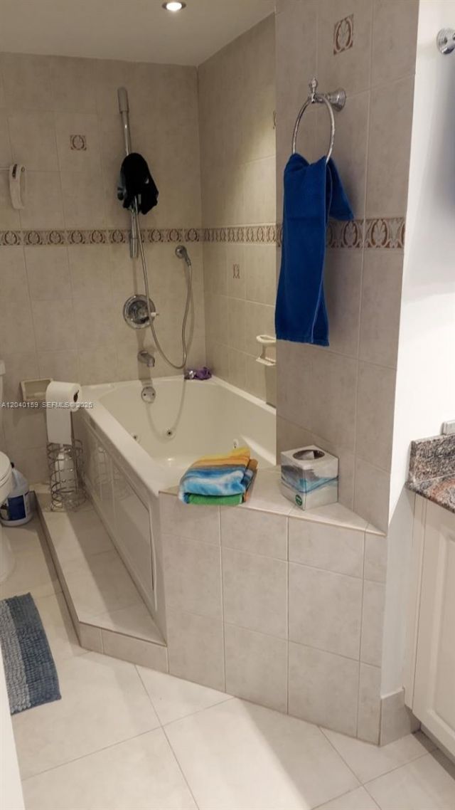 3140 S Ocean Dr, Unit 1510, Hallandale Beach, FL 33009 Photo