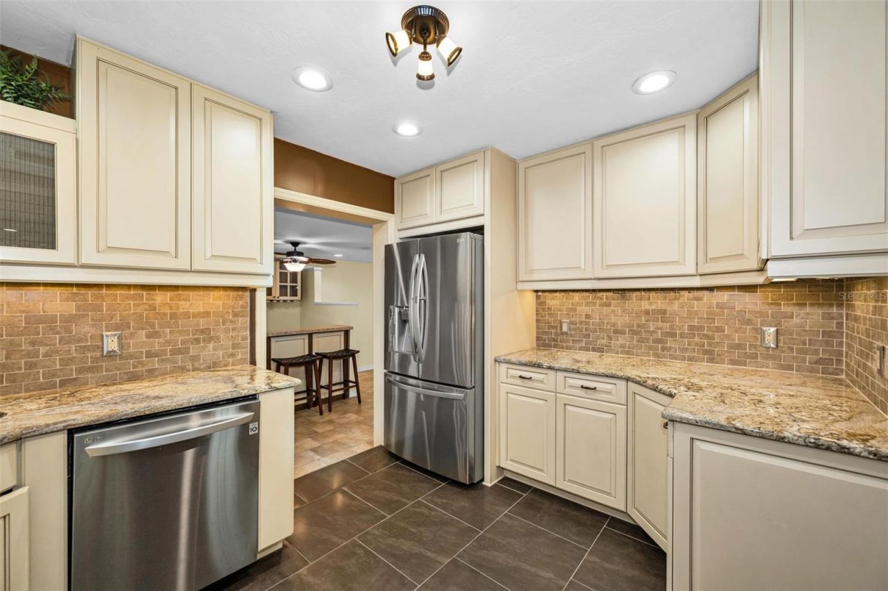 6701 Orchard Drive N, Saint Petersburg, FL 33702 Photo