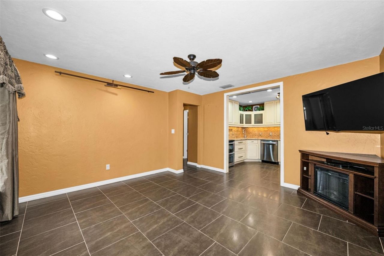 6701 Orchard Drive N, Saint Petersburg, FL 33702 Photo