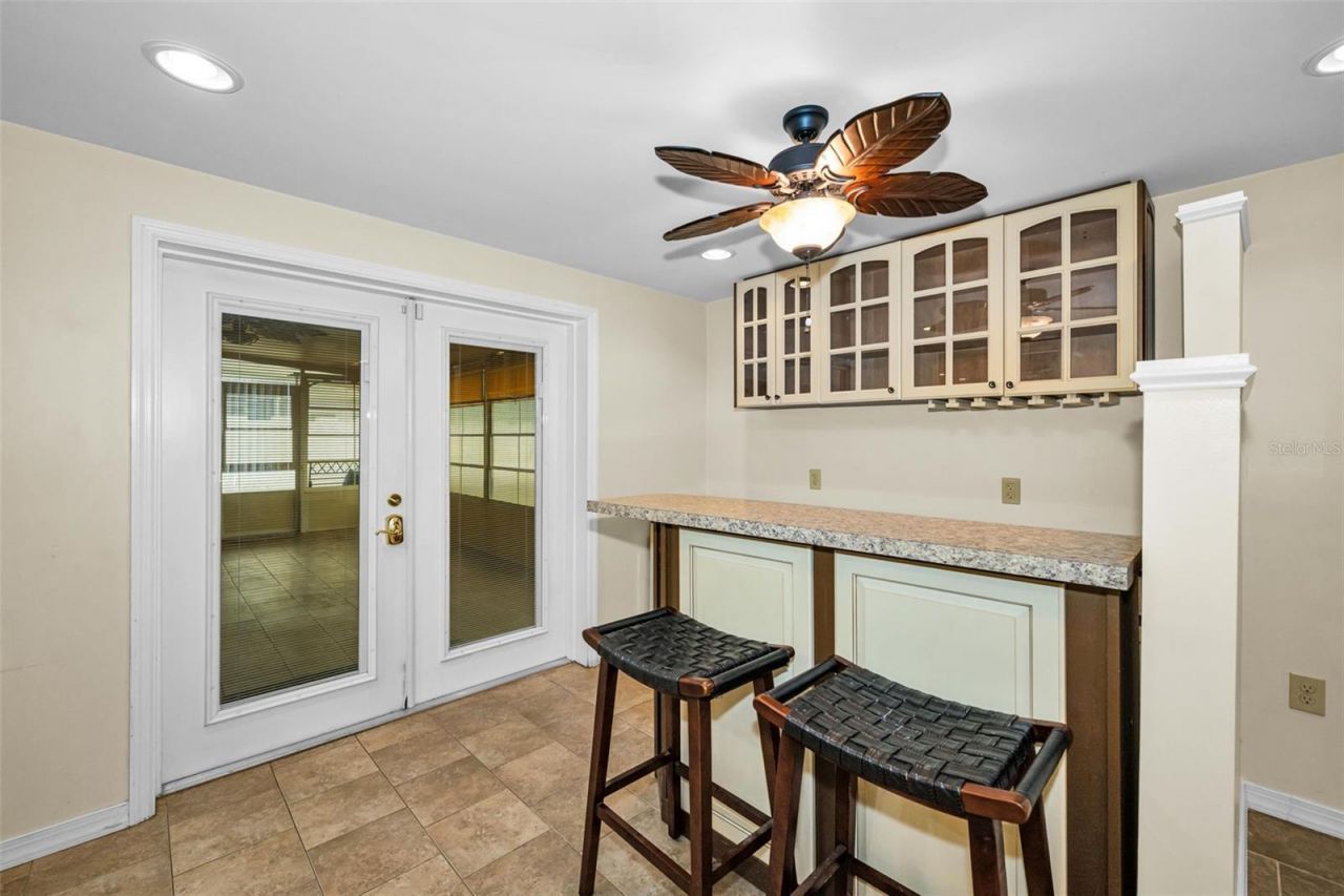 6701 Orchard Drive N, Saint Petersburg, FL 33702 Photo