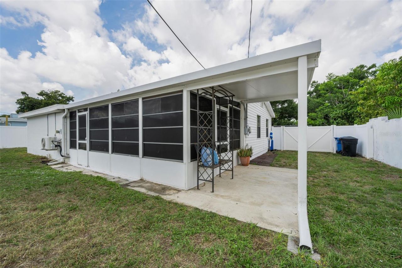 6701 Orchard Drive N, Saint Petersburg, FL 33702 Photo