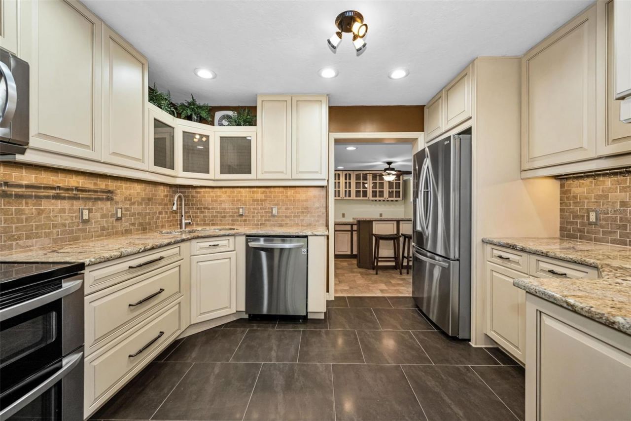 6701 Orchard Drive N, Saint Petersburg, FL 33702 Photo