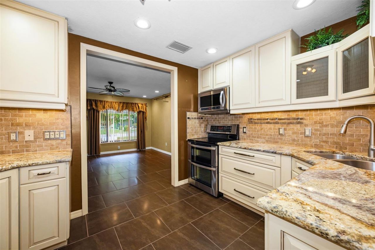 6701 Orchard Drive N, Saint Petersburg, FL 33702 Photo