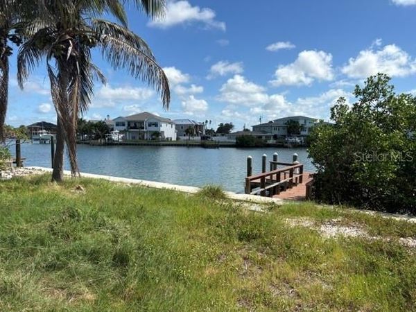 14065 N BAYSHORE DRIVE , MADEIRA BEACH, FL 33708