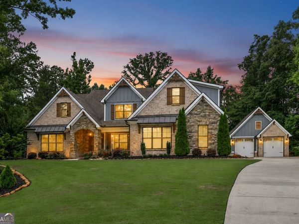 204 Tuxedo Circle, Forsyth, GA 31029