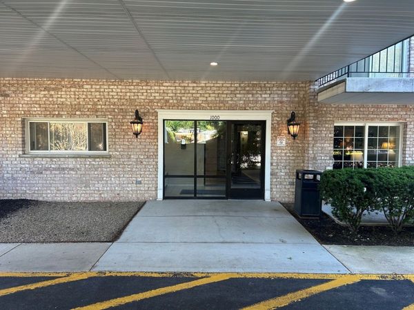 1000 S Lorraine Road , Unit 411, Wheaton, IL 60189
