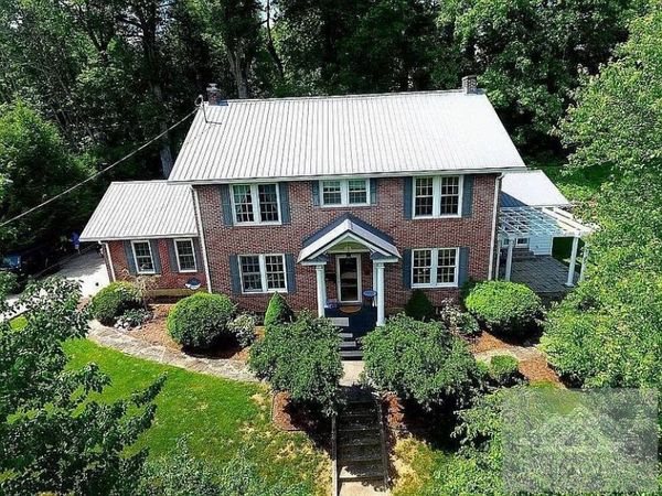 419 Oakhurst, Bluefield, WV 24701