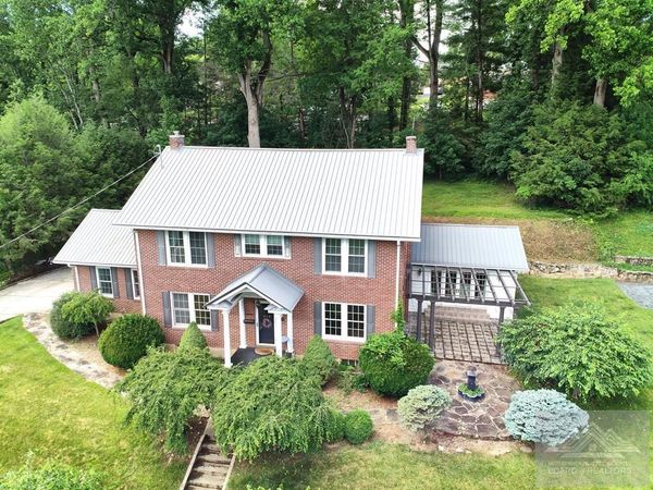 419 Oakhurst, Bluefield, WV 24701