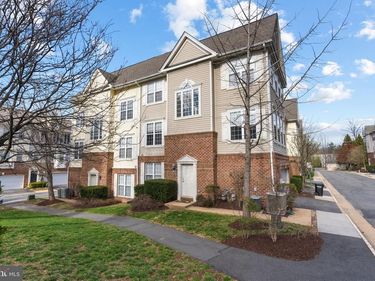 8074 NICOSH CIRCLE LANE, Unit 50, FALLS CHURCH, VA 22042