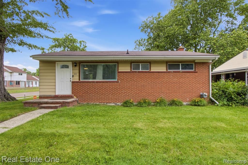 340 W Hopkins Avenue, Pontiac, MI 48340 Main Photo