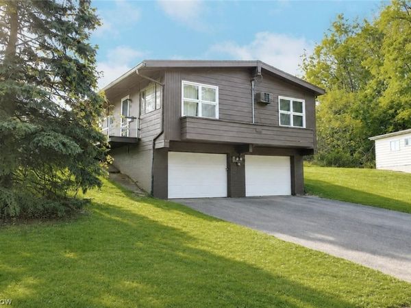 1636 Seth Robert , Akron, OH 44306