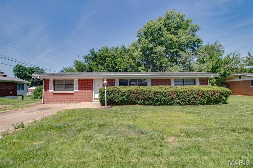 5 Columbus Drive , Belleville, IL 62226 Main Photo