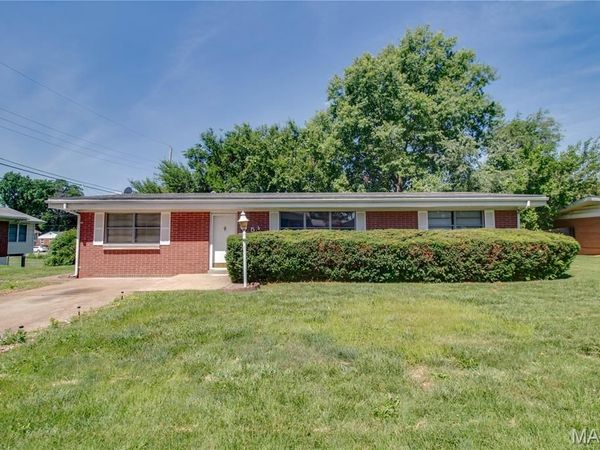 5 Columbus Drive, Belleville, IL 62226