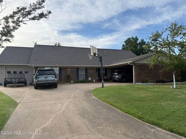 720 Centennial Drive, Greenwood, MS 38930