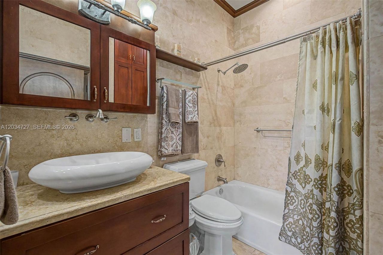 4251 SW 11th St , Miami, FL 33134 Photo