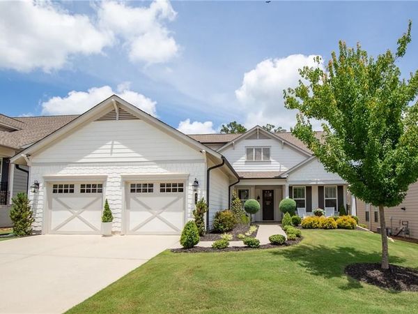 319 Erie Point , Hoschton, GA 30548