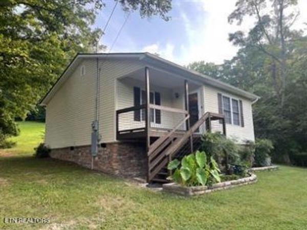 2305 Smith School Rd, Knoxville, TN 37914