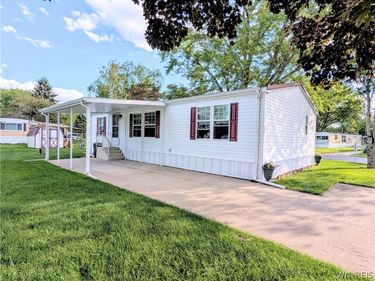 1067 Brookwood Drive, Derby, NY 14047