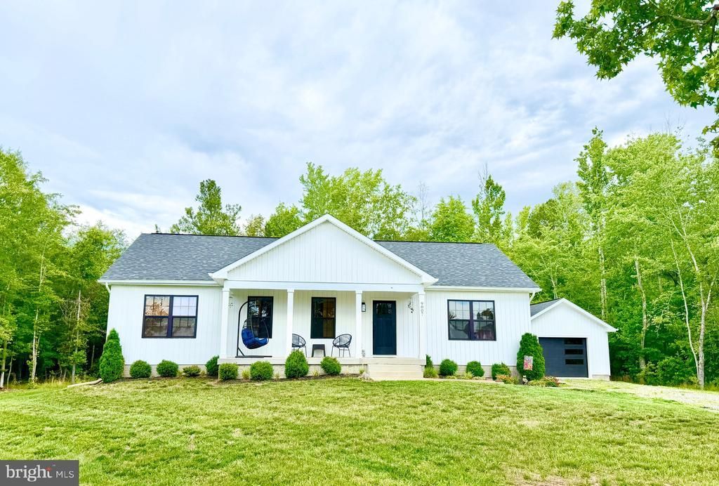 9807 Robert E Lee Drive, Spotsylvania, VA 22551 Main Photo