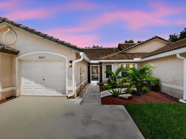 10469 Pelican Drive, Wellington, FL 33414