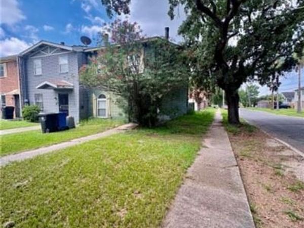 4348 PARIS Avenue , New Orleans, LA 70122