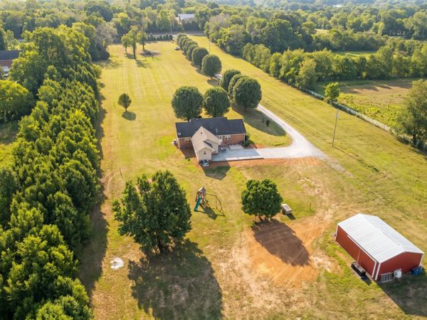 1002 Lebanon Hwy , Lebanon, TN 37087