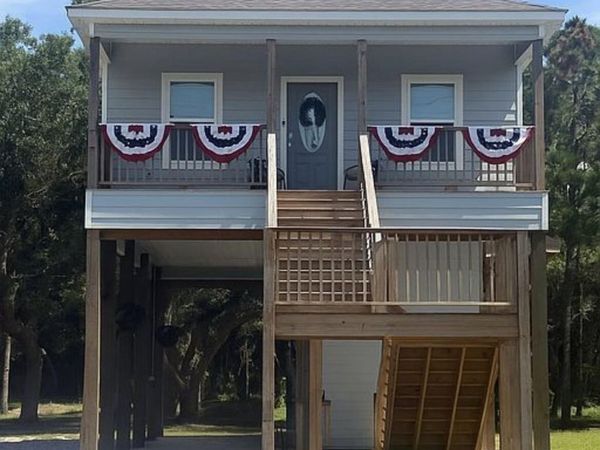 6157 S Railroad Avenue, Bay Saint Louis, MS 39520