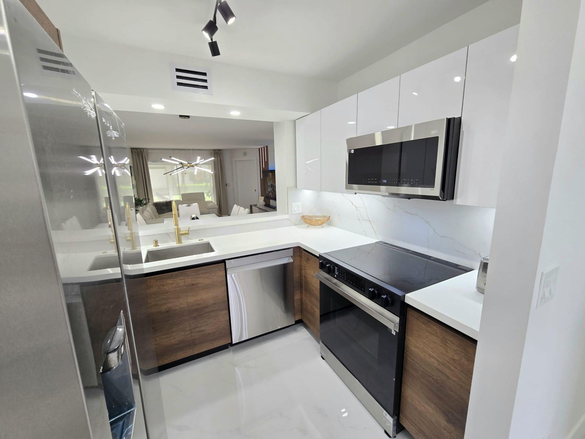 5577 Courtyard Drive, Margate, FL 33063 Photo
