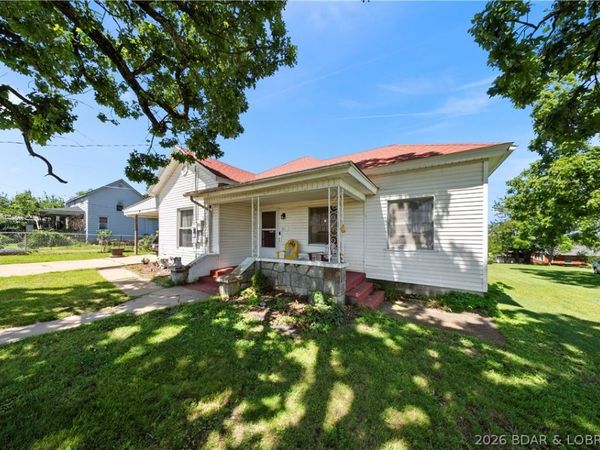 421 Lombar Street, Iberia, MO 65486