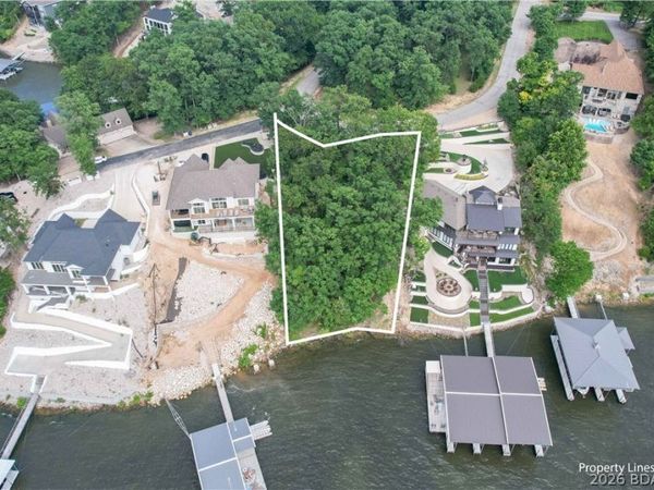 107 Waterford Terrace, Porto Cima, MO 65079