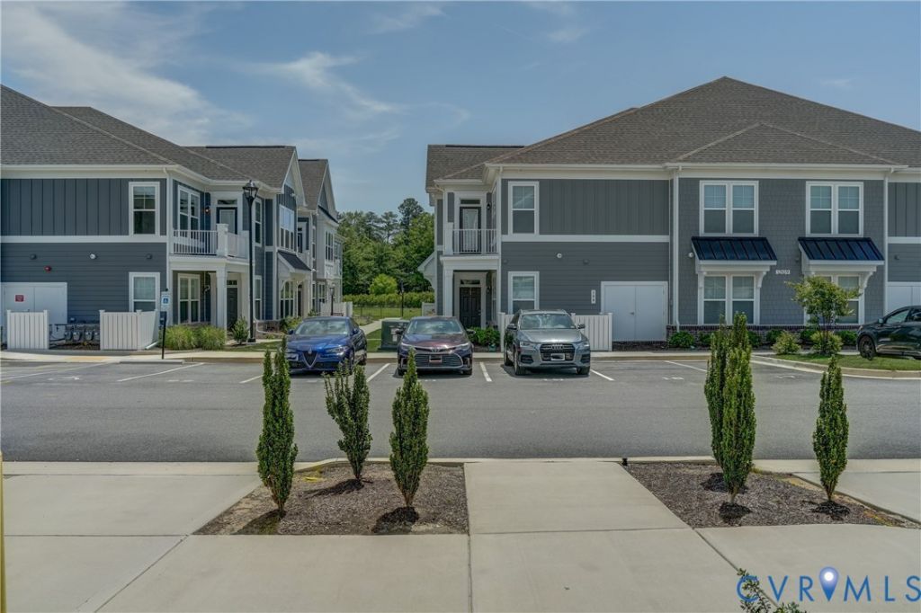 12106 Oxford Landing Drive Glen Allen, VA 23059