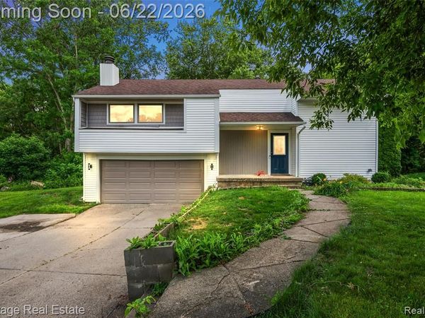 10857 Center Road, Grand Blanc, MI 48439