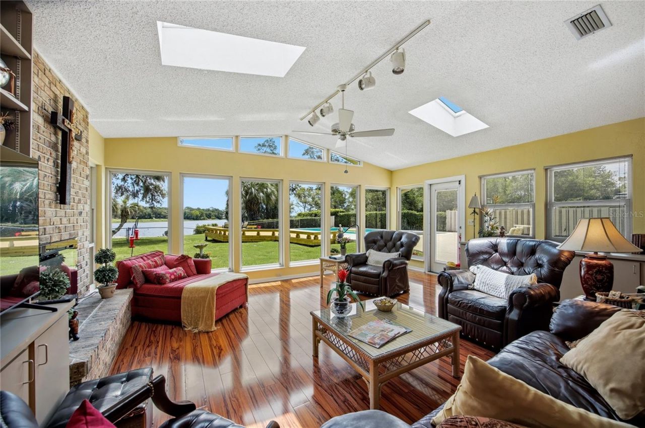 3933 SE State Road 21, Keystone Heights, FL 32656 Photo