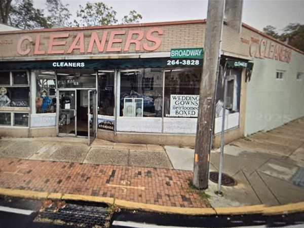 163 Broadway , Amityville, NY 11701