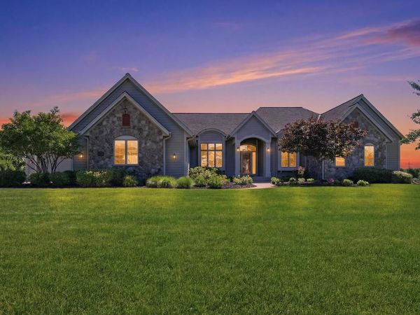 7306 S Stone Hedge DRIVE, Franklin, WI 53132