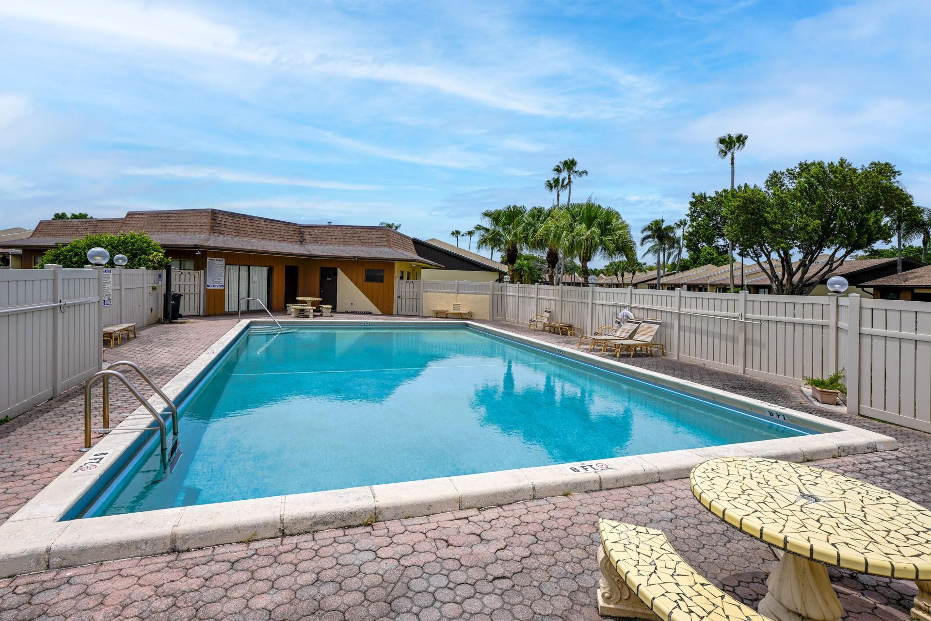 627 Banks Road, Unit 48, Margate, FL 33063 Photo