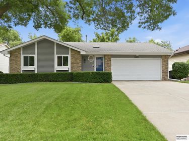 15409 Summerwood Drive, Omaha, NE 68137