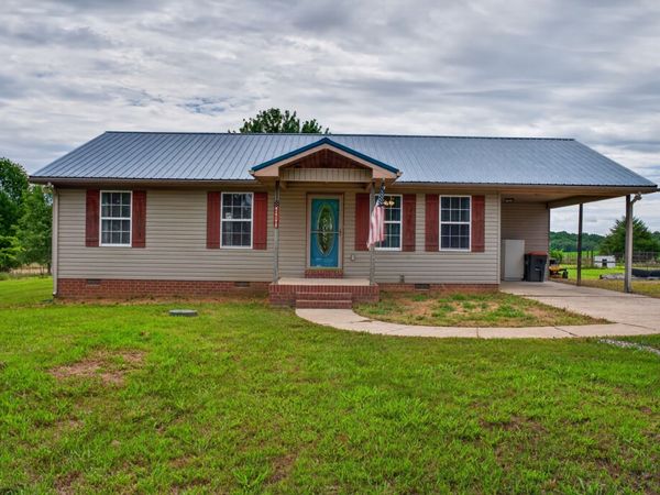 618 Lear Rd , Portland, TN 37148