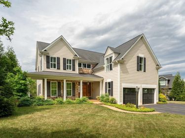 2246 HYLAND RIDGE DR, Charlottesville, VA 22911