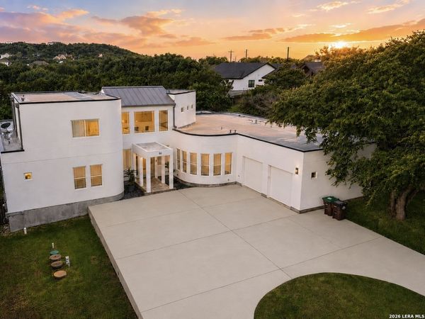 910 Silent Hollow, San Antonio, TX 78260