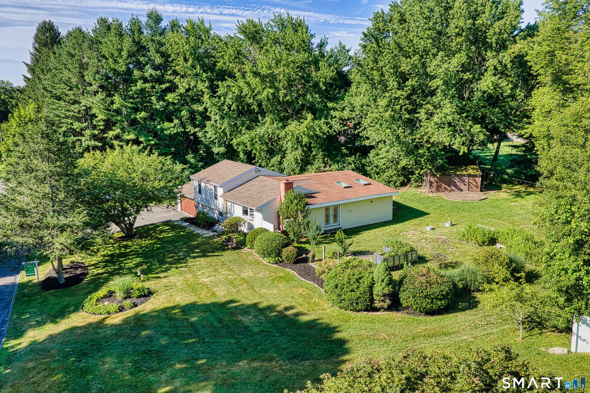 17 Woodlawn, Monroe, CT 06468 Main Photo