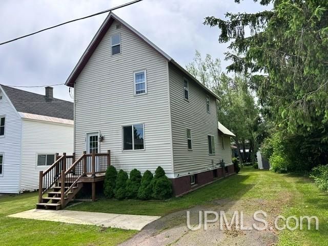 19 5th Street, South Range, MI 49963 Main Photo
