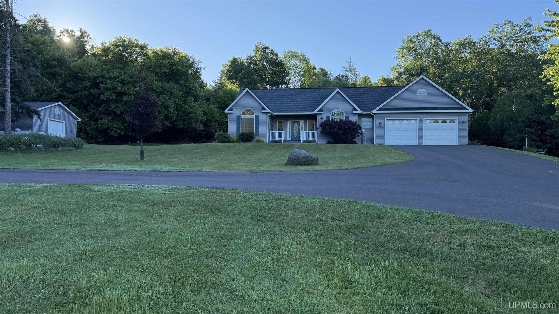 N10290 Junet Road, Ironwood Twp, MI 49938 Main Photo